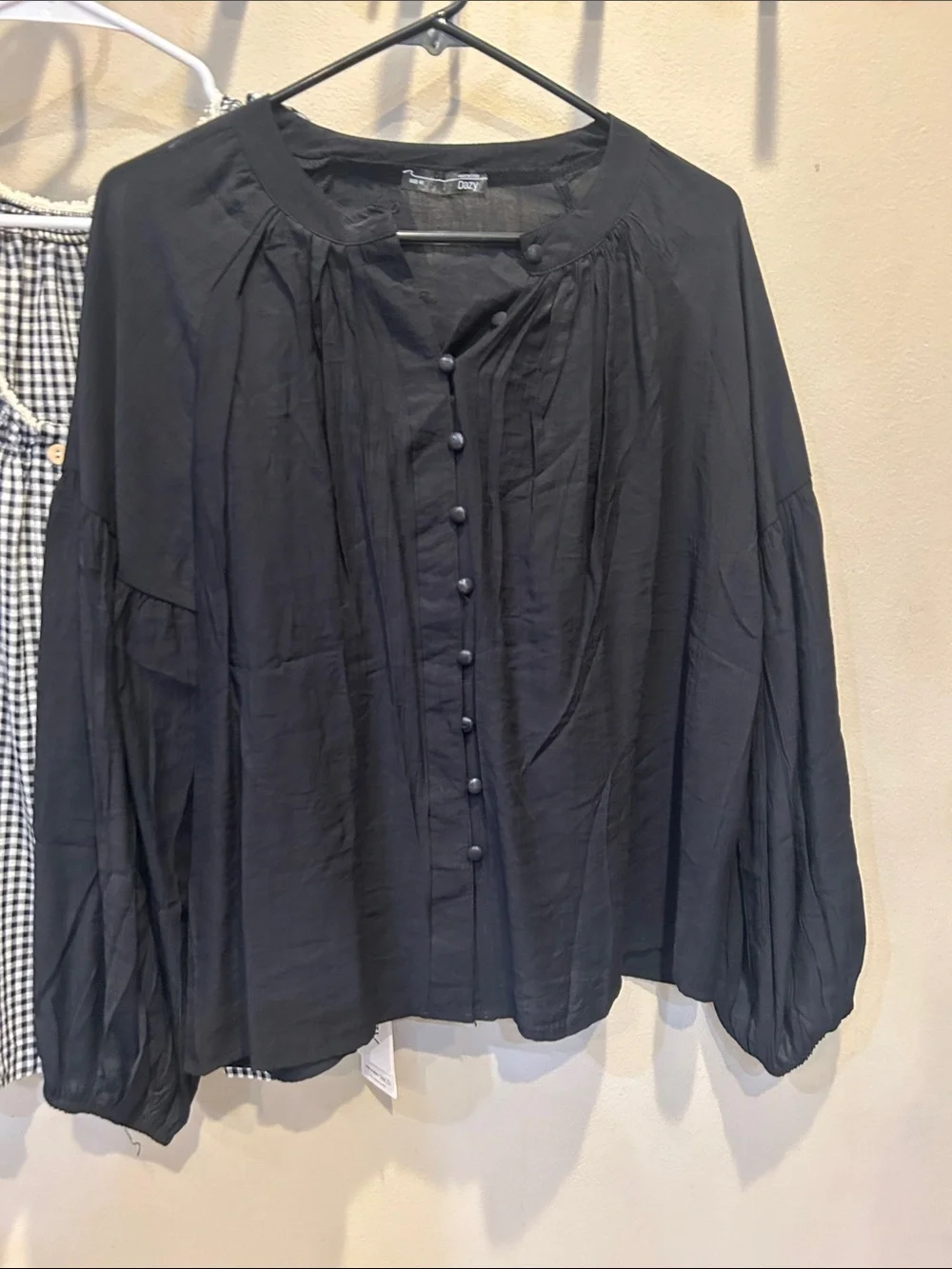2 balloon sleeved blouses - Picture 2 of 10